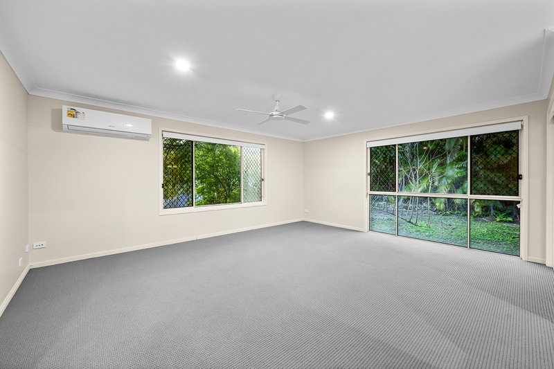 Photo - 10 Atoli Rise, Pacific Pines QLD 4211 - Image 7