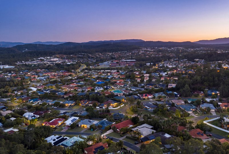 Photo - 10 Atoli Rise, Pacific Pines QLD 4211 - Image 27