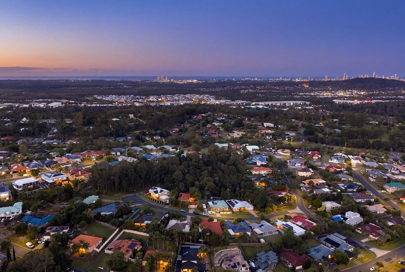 Photo - 10 Atoli Rise, Pacific Pines QLD 4211 - Image 28