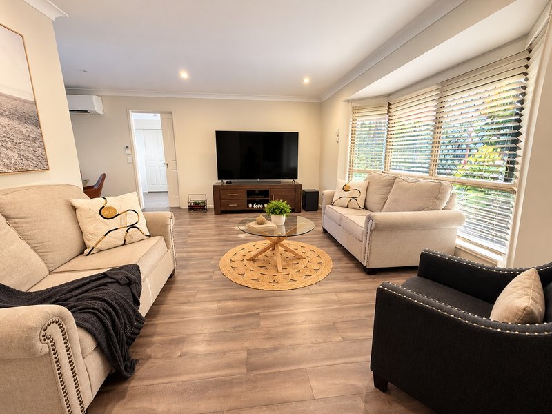 Photo - 10 Augusta Crescent, Forest Lake QLD 4078 - Image 5