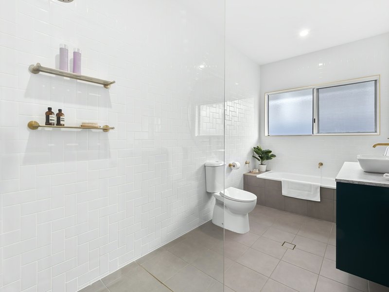 Photo - 10 Avoca Close, Kewarra Beach QLD 4879 - Image 17