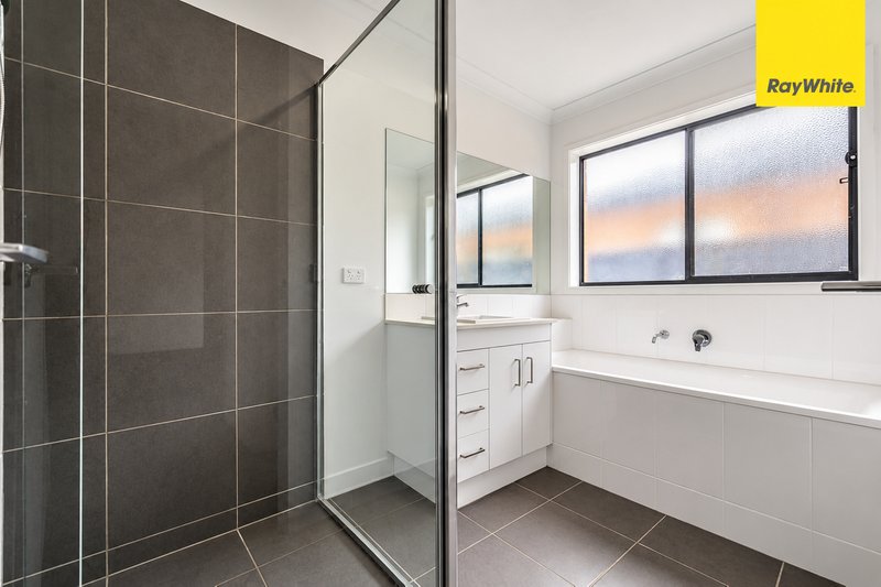 Photo - 10 Avonmore Way, , Weir Views VIC 3338 - Image 4
