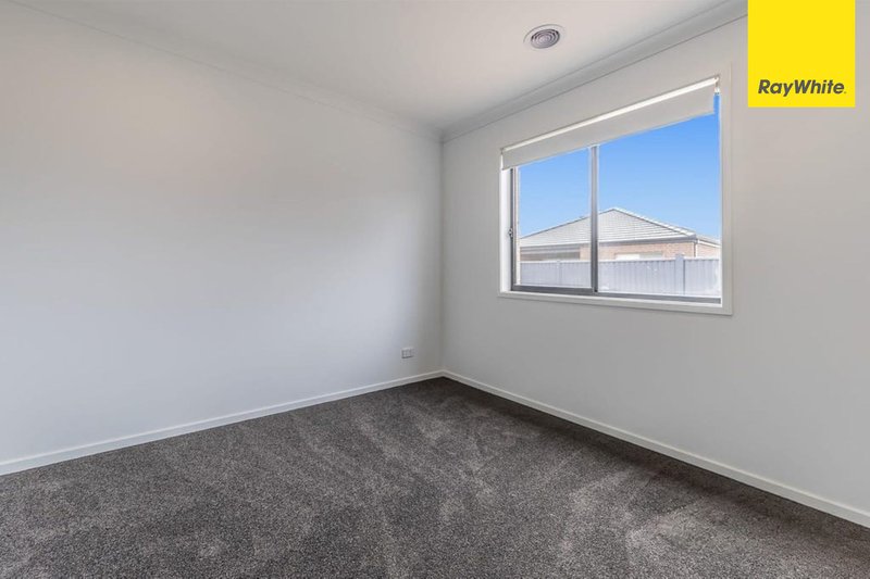 Photo - 10 Avonmore Way, , Weir Views VIC 3338 - Image 7