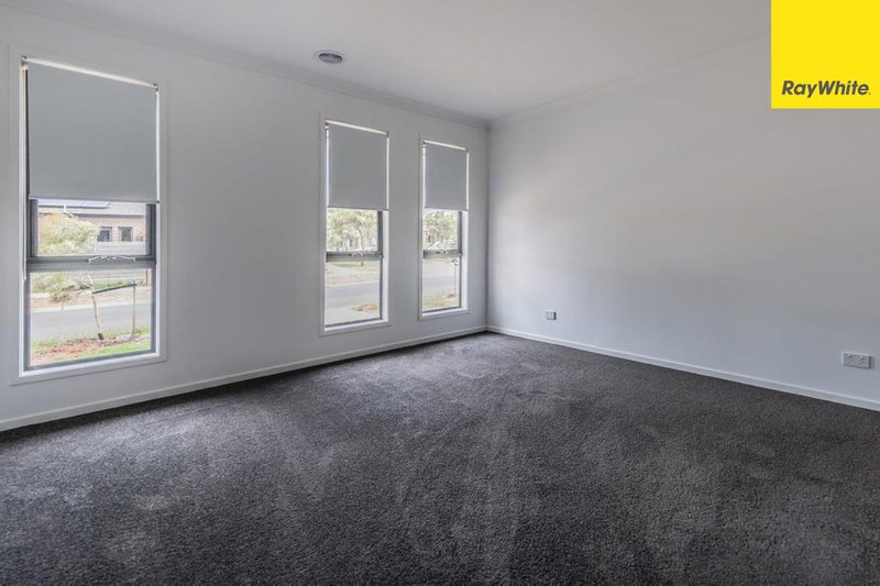Photo - 10 Avonmore Way, , Weir Views VIC 3338 - Image 9