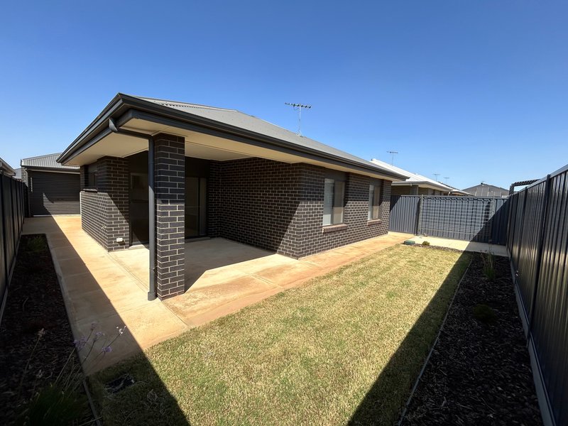 Photo - 10 Azalea Drive, Angle Vale SA 5117 - Image 17