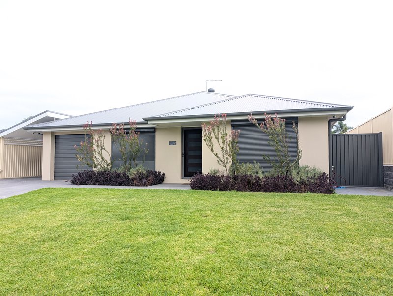 Photo - 10 Balmain Place, Doonside NSW 2767 - Image 3