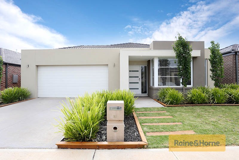 10 Bandon Road, Melton South VIC 3338