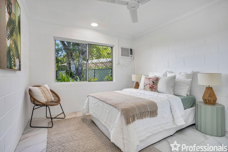 Photo - 10 Banksia Close, Holloways Beach QLD 4878 - Image 8