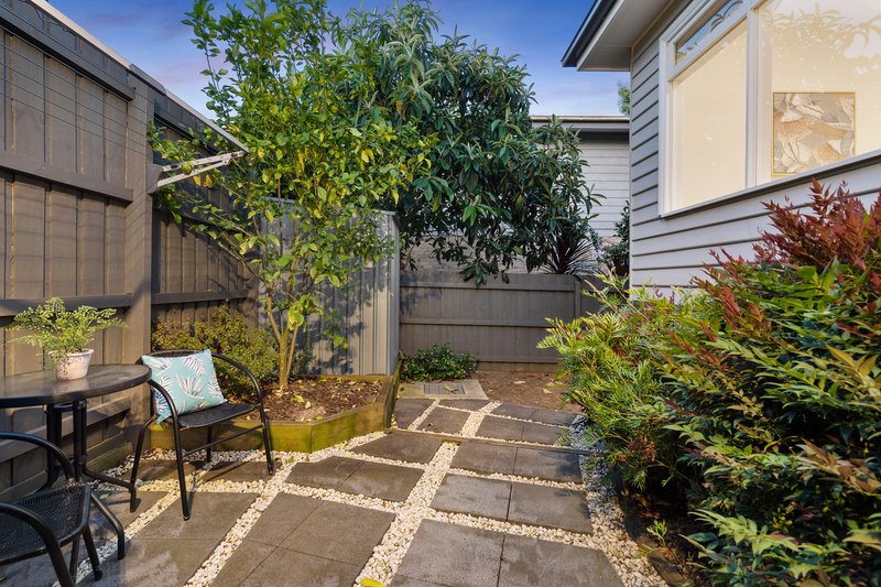 Photo - 10 Banksia Street, Blackburn VIC 3130 - Image 16