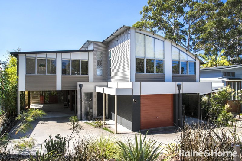 Photo - 10 Bannister Head Road, Mollymook Beach NSW 2539 - Image 2