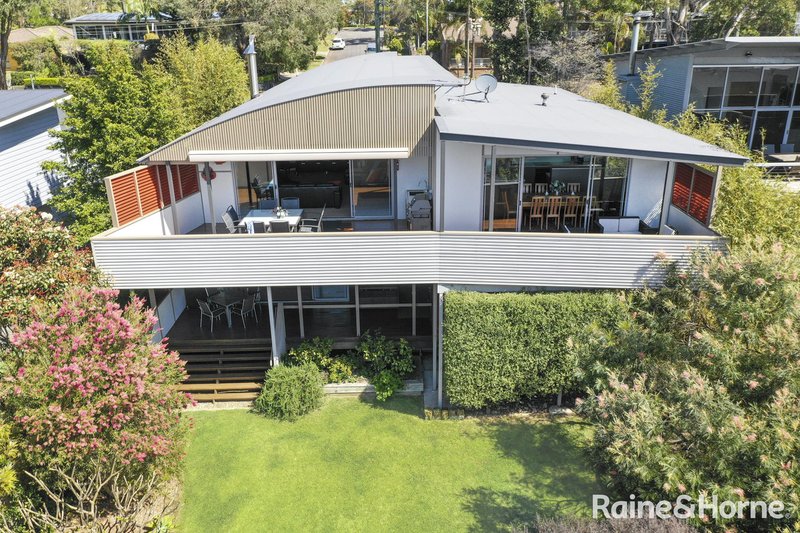 Photo - 10 Bannister Head Road, Mollymook Beach NSW 2539 - Image 6