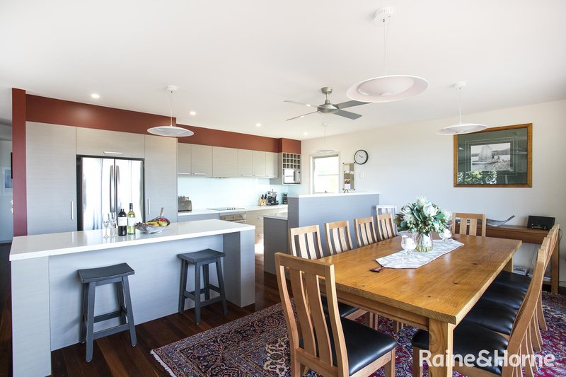 Photo - 10 Bannister Head Road, Mollymook Beach NSW 2539 - Image 12