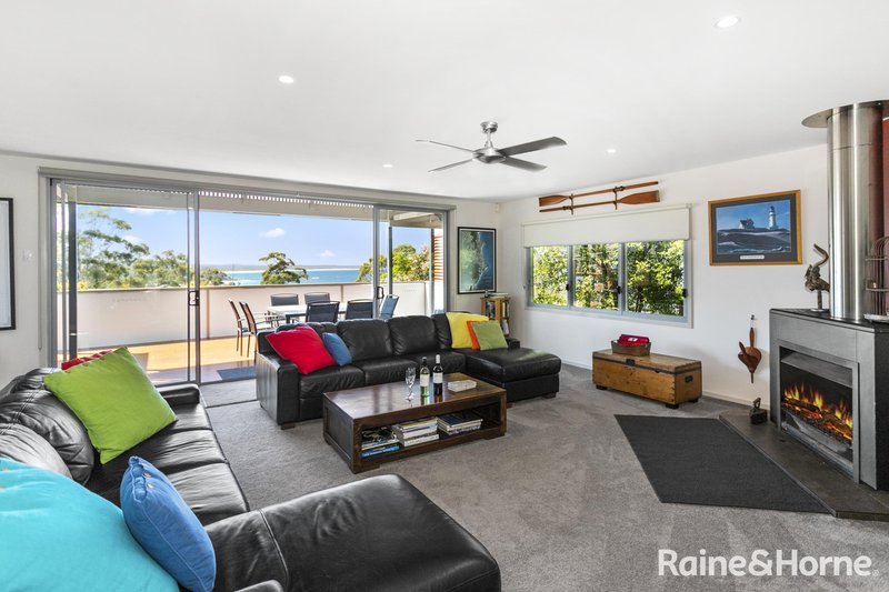 Photo - 10 Bannister Head Road, Mollymook Beach NSW 2539 - Image 14