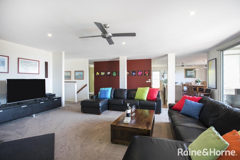 Photo - 10 Bannister Head Road, Mollymook Beach NSW 2539 - Image 15