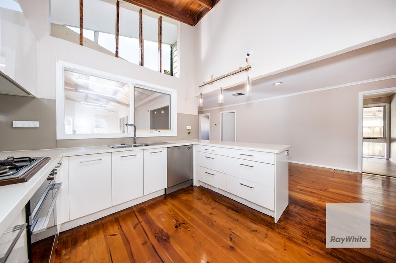 Photo - 10 Barina Close, Keilor Downs VIC 3038 - Image 3