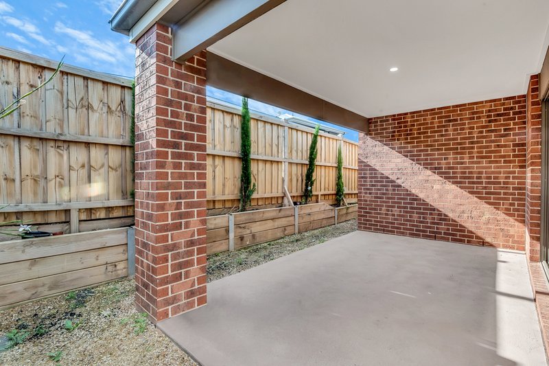 Photo - 10 Barkers Crescent, Mickleham VIC 3064 - Image 20