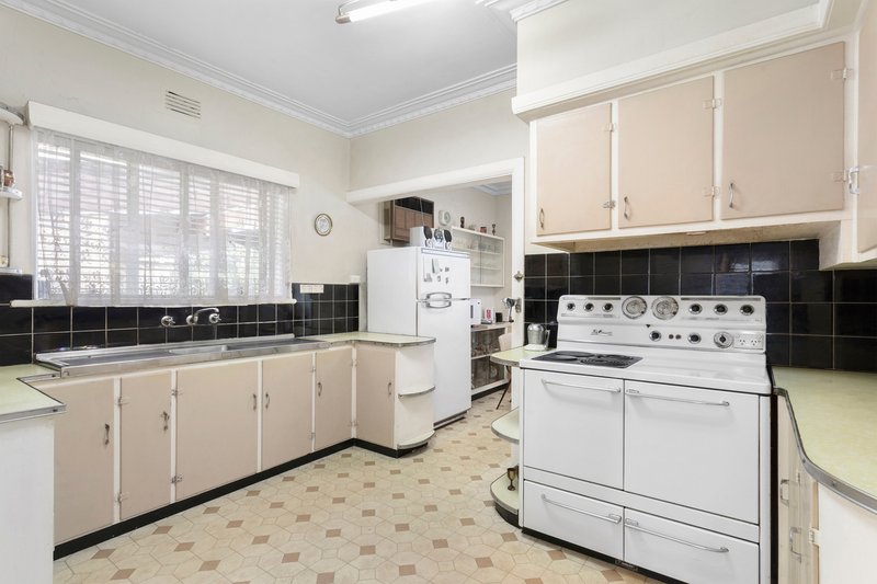 Photo - 10 Barnet Street, Highett VIC 3190 - Image 3