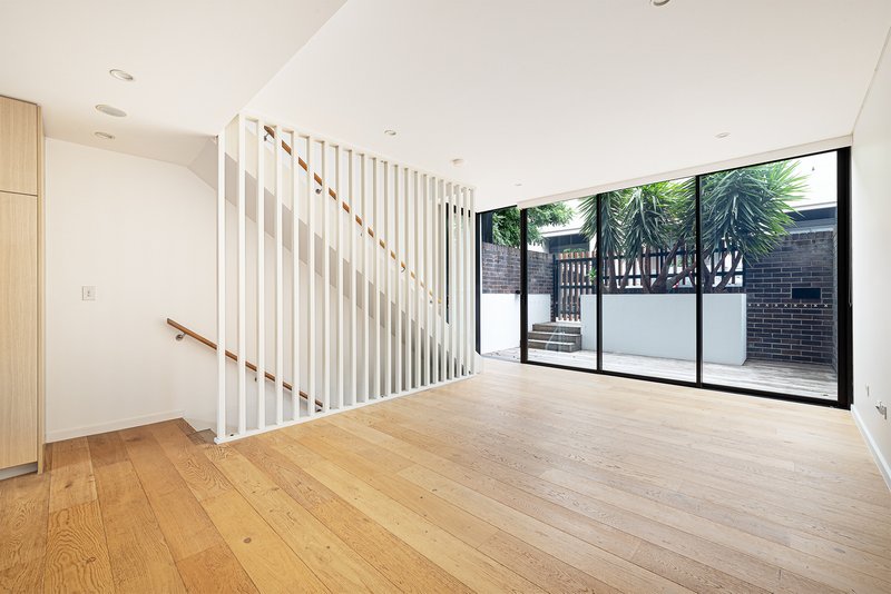 Photo - 10 Barr Street, Camperdown NSW 2050 - Image 2