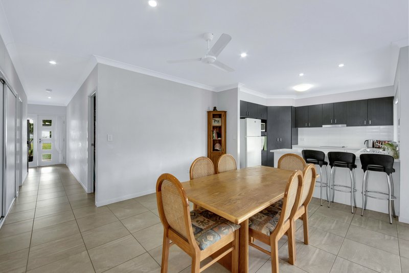 Photo - 10 Barramundi Street, Toolooa QLD 4680 - Image 5