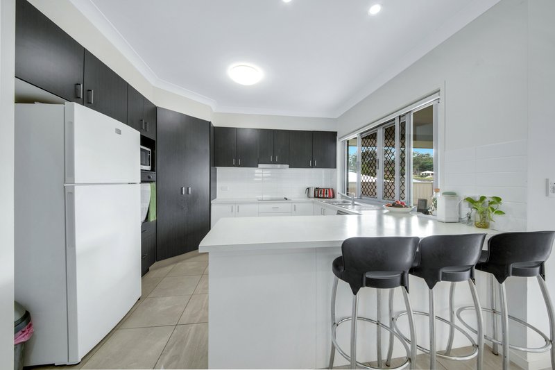 Photo - 10 Barramundi Street, Toolooa QLD 4680 - Image 6