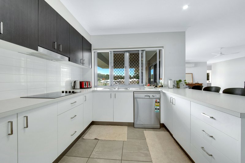 Photo - 10 Barramundi Street, Toolooa QLD 4680 - Image 7