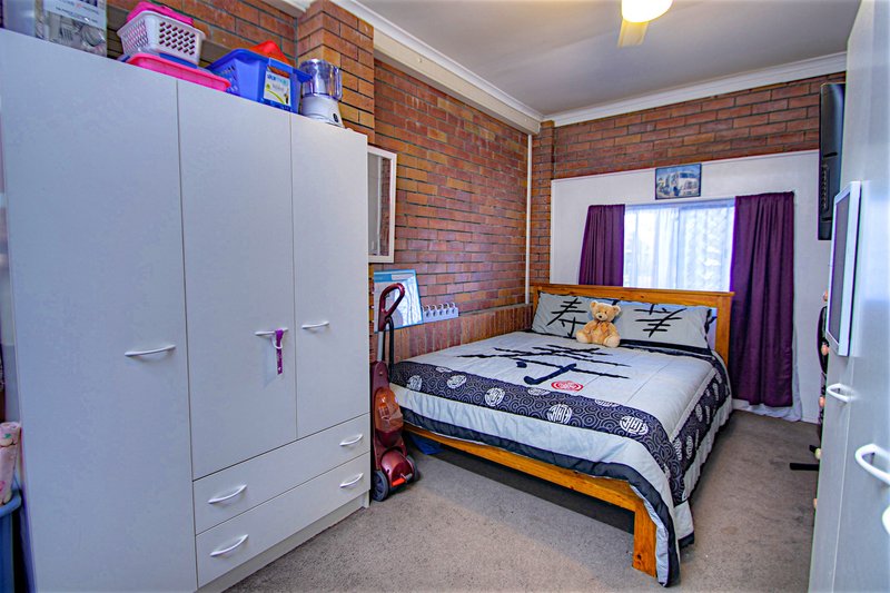 Photo - 10 Barret Street, Flinders View QLD 4305 - Image 16