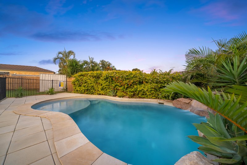 Photo - 10 Barrington Close, Murrumba Downs QLD 4503 - Image 2