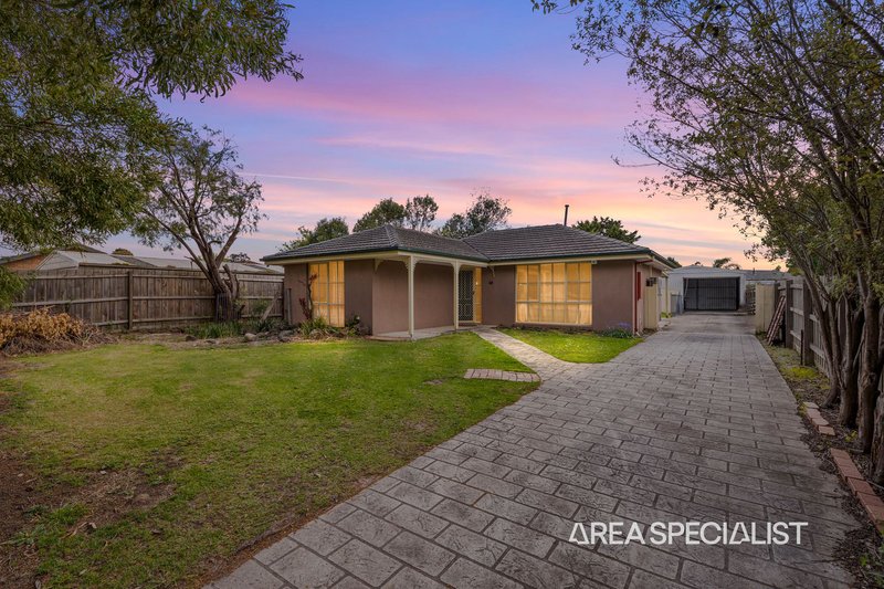 Photo - 10 Barrington Drive, Pakenham VIC 3810 - Image 3