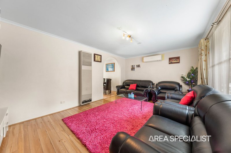 Photo - 10 Barrington Drive, Pakenham VIC 3810 - Image 4