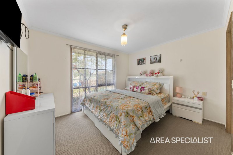 Photo - 10 Barrington Drive, Pakenham VIC 3810 - Image 5