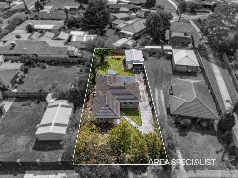 Photo - 10 Barrington Drive, Pakenham VIC 3810 - Image 6