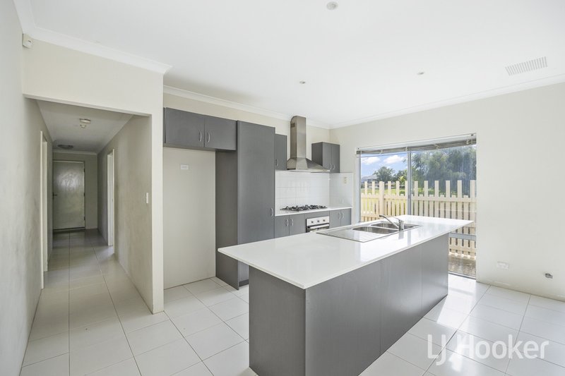 Photo - 10 Barro Bend, Yanchep WA 6035 - Image 2