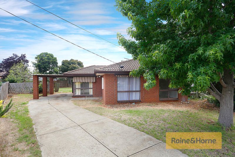 Photo - 10 Bass Court, Melton South VIC 3338 - Image 2