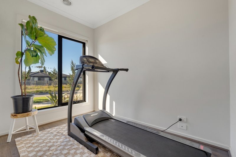 Photo - 10 Batman Crescent, Wallan VIC 3756 - Image 3