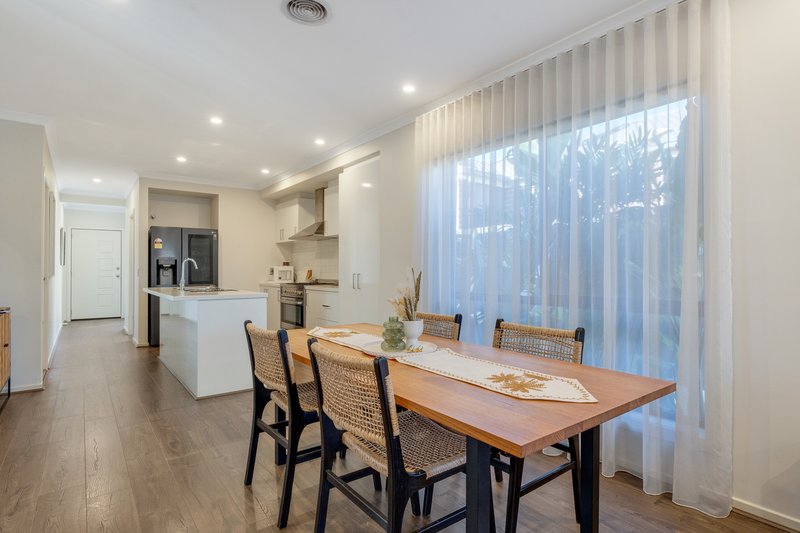 Photo - 10 Batman Crescent, Wallan VIC 3756 - Image 7