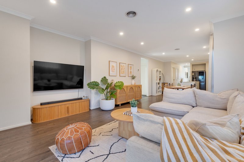 Photo - 10 Batman Crescent, Wallan VIC 3756 - Image 9