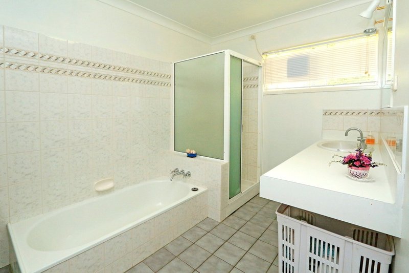 Photo - 10 Bauhinia Terrace, The Range QLD 4700 - Image 14