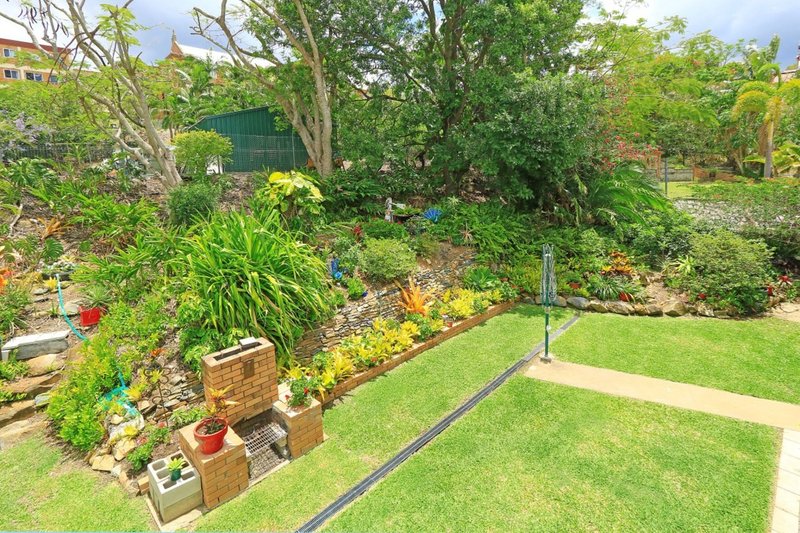 Photo - 10 Bauhinia Terrace, The Range QLD 4700 - Image 18