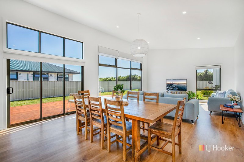 Photo - 10 Beachrock View, East Devonport TAS 7310 - Image 5