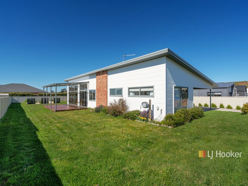 Photo - 10 Beachrock View, East Devonport TAS 7310 - Image 16