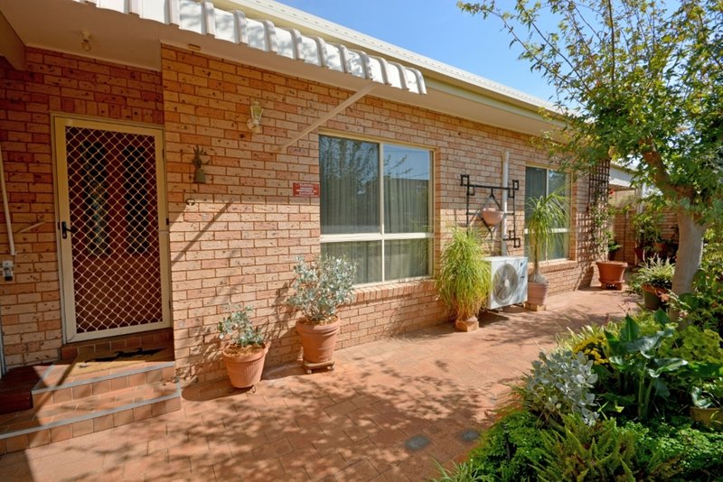 Photo - 10 Beal Street, Griffith NSW 2680 - Image 2