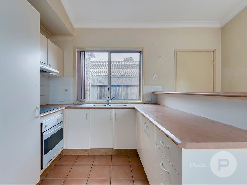 Photo - 10 Beamont Place, Forest Lake QLD 4078 - Image 2