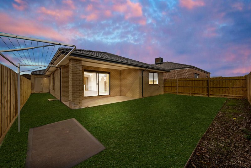 Photo - 10 Beaumont Street, Aintree VIC 3336 - Image 11