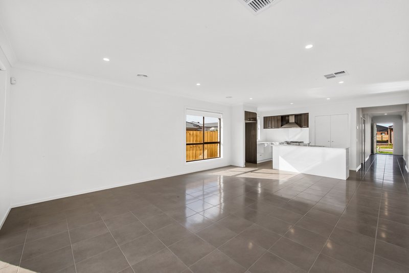 Photo - 10 Beaumont Street, Aintree VIC 3336 - Image 6