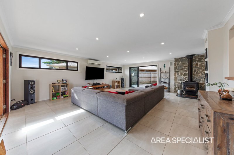 Photo - 10 Beazley Road, Cardinia VIC 3978 - Image 4