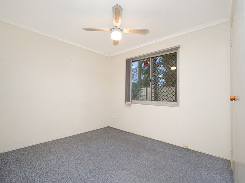 Photo - 10 Bedford Crescent, Eagleby QLD 4207 - Image 5