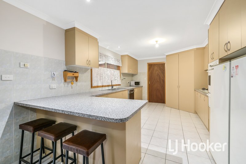 Photo - 10 Beech Place, Hallam VIC 3803 - Image 2