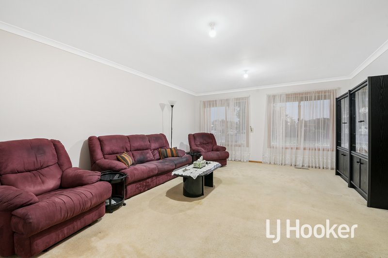 Photo - 10 Beech Place, Hallam VIC 3803 - Image 5