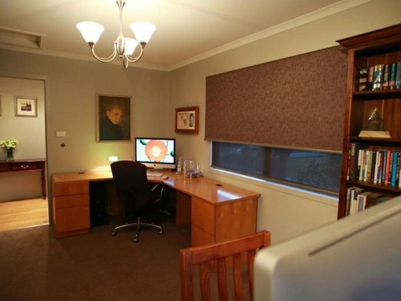 Photo - 10 Beefeater Street, Deloraine TAS 7304 - Image 5