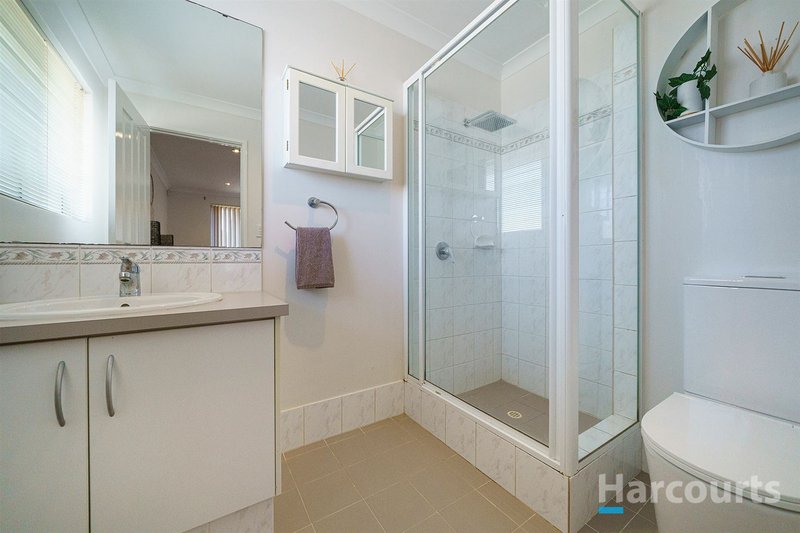 Photo - 10 Beefwood Street, Banksia Grove WA 6031 - Image 11